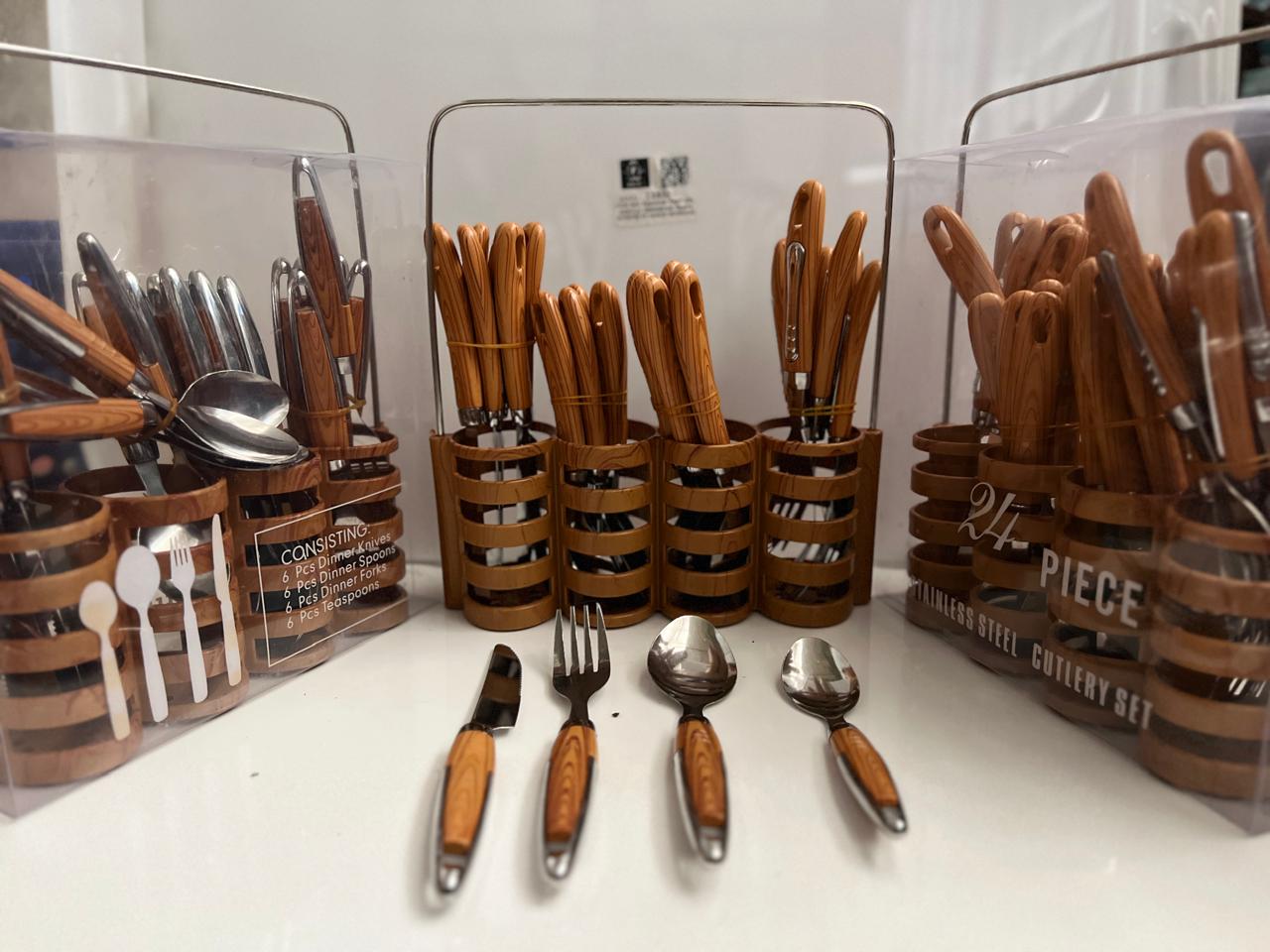 Wooden Cattlery 24 Ps
